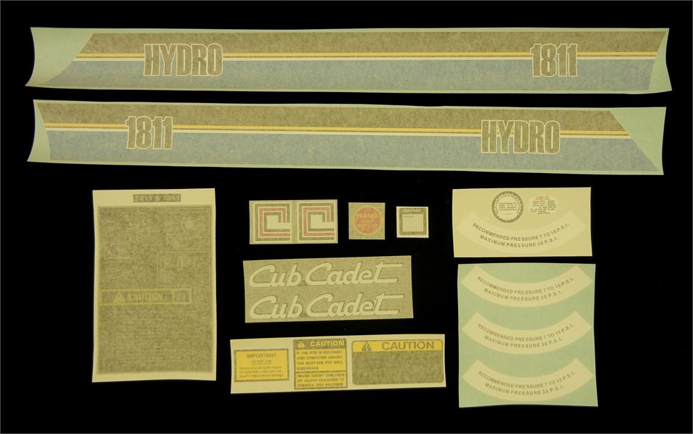 BB-DS-CC-1811 Binder Books IH MANUALS & DECALS