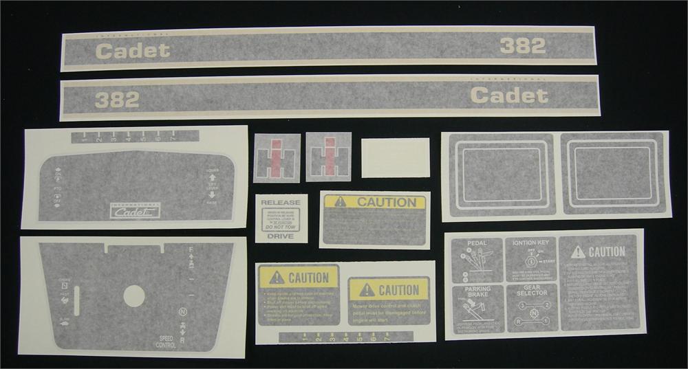 BB-DS-CC-382 Binder Books IH MANUALS & DECALS